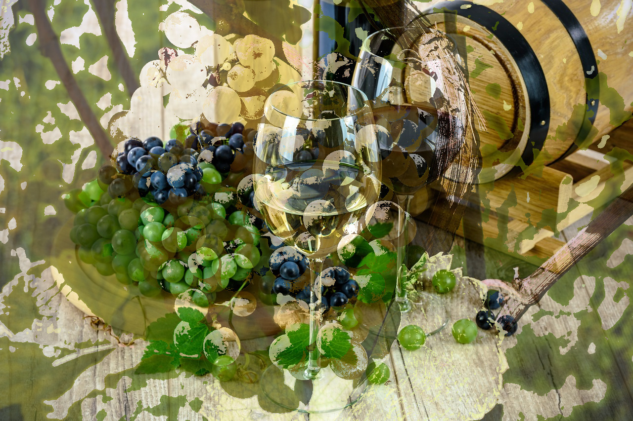 grapes-2715711& Wine_Issa.jpg