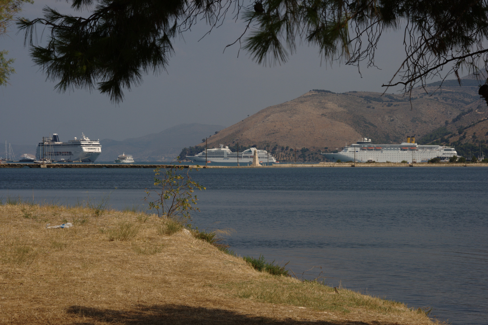 cruise_ships.jpg