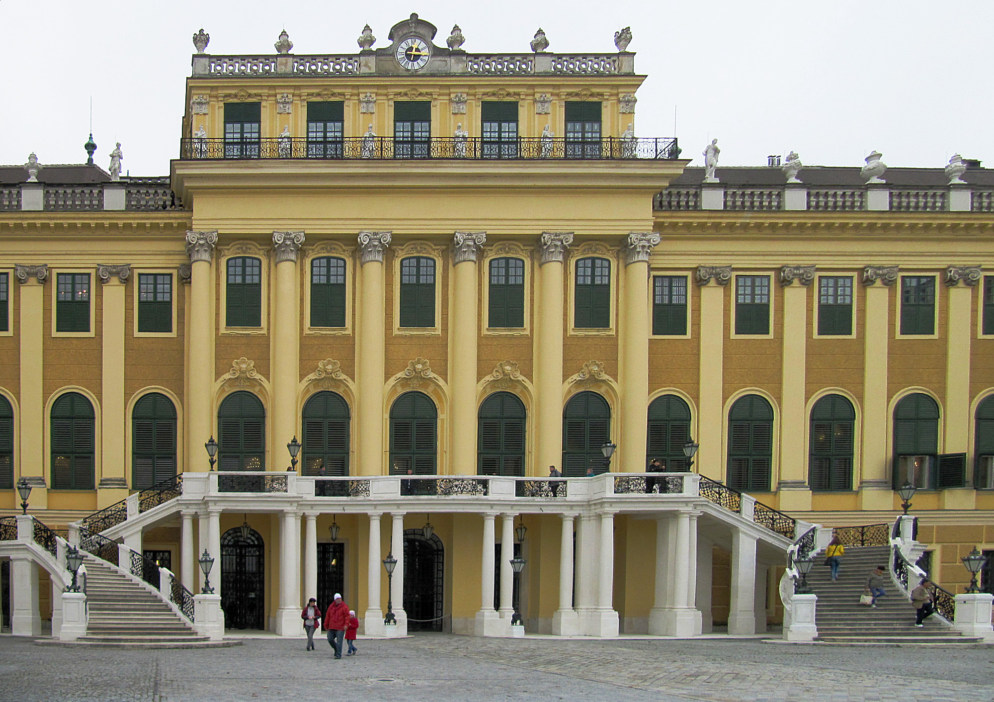 vienna_palace1.jpg