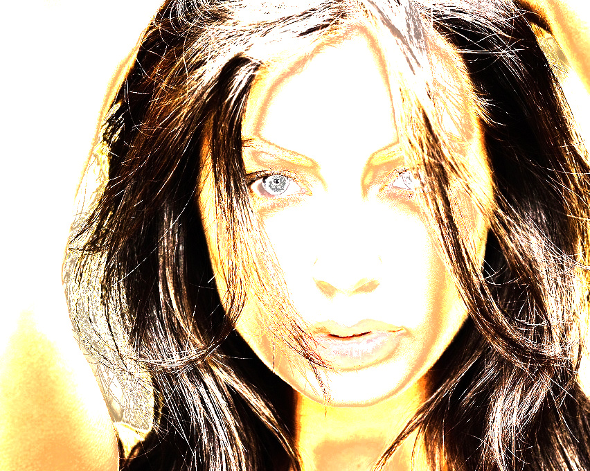 5624-close-up-portrait-of-a-beautiful-brunette-pv_GMICexperimentSOLARIZATION.jpg