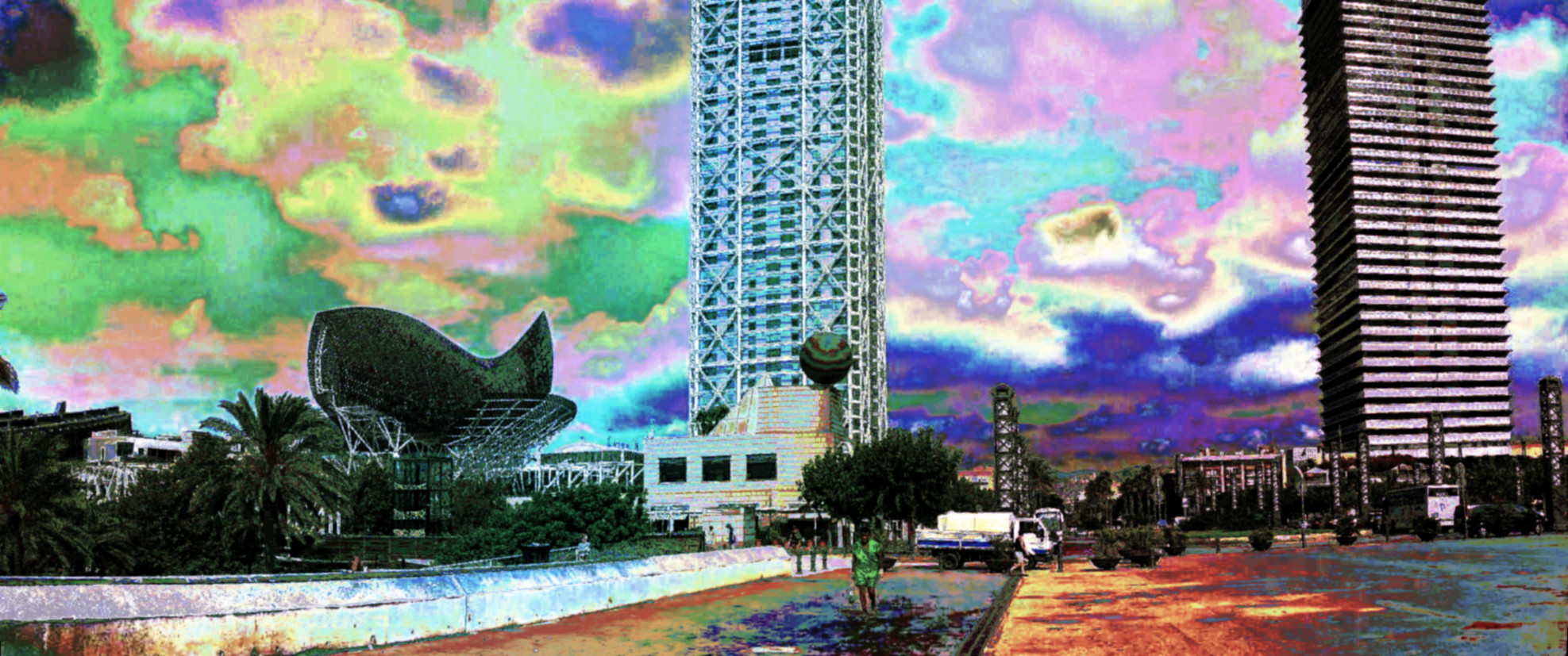 Pana_20080828_barcellona_panorama1 metallized 12 Peaks (mid colours).jpg