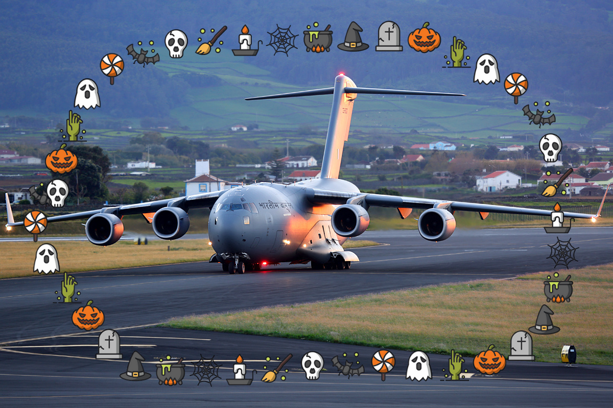 Halloween Boeing C-17 Globemaster III.jpg