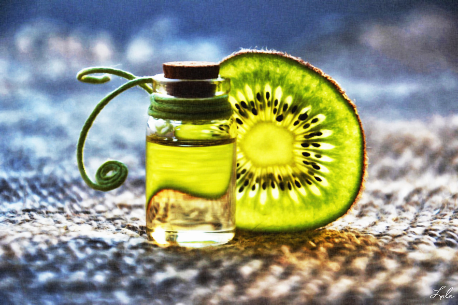 essentialOil.JVID.U.jpg