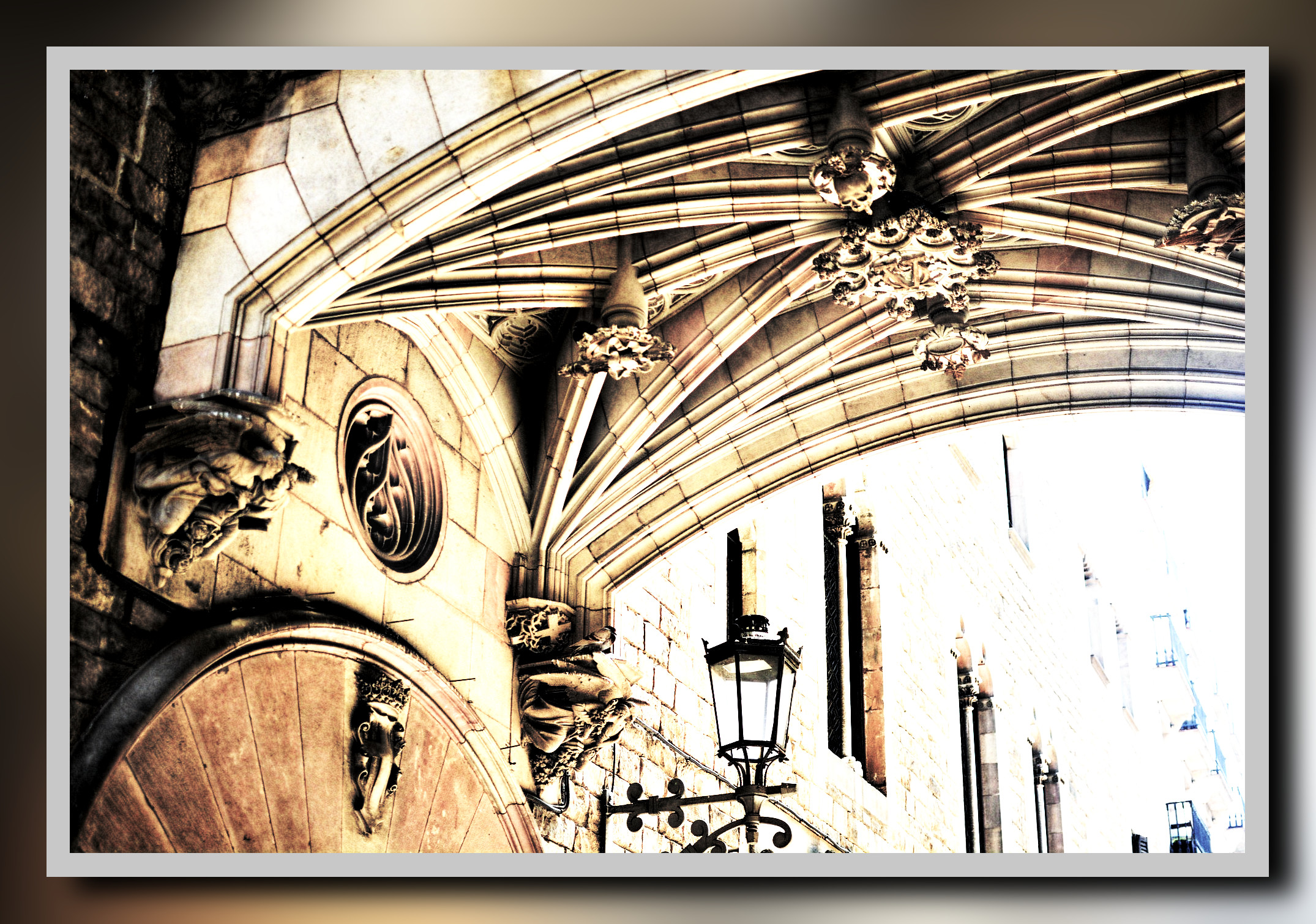 lamp-6997864_LocalContrast_50_DN_BlackWhiteFramed_FreakyBW.jpg