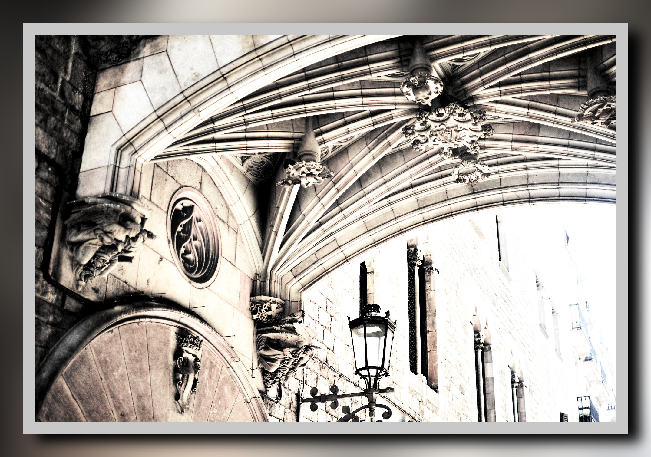 lamp-6997864_LocalContrast_20_DN_BlackWhiteFramed_FreakyBW.jpg