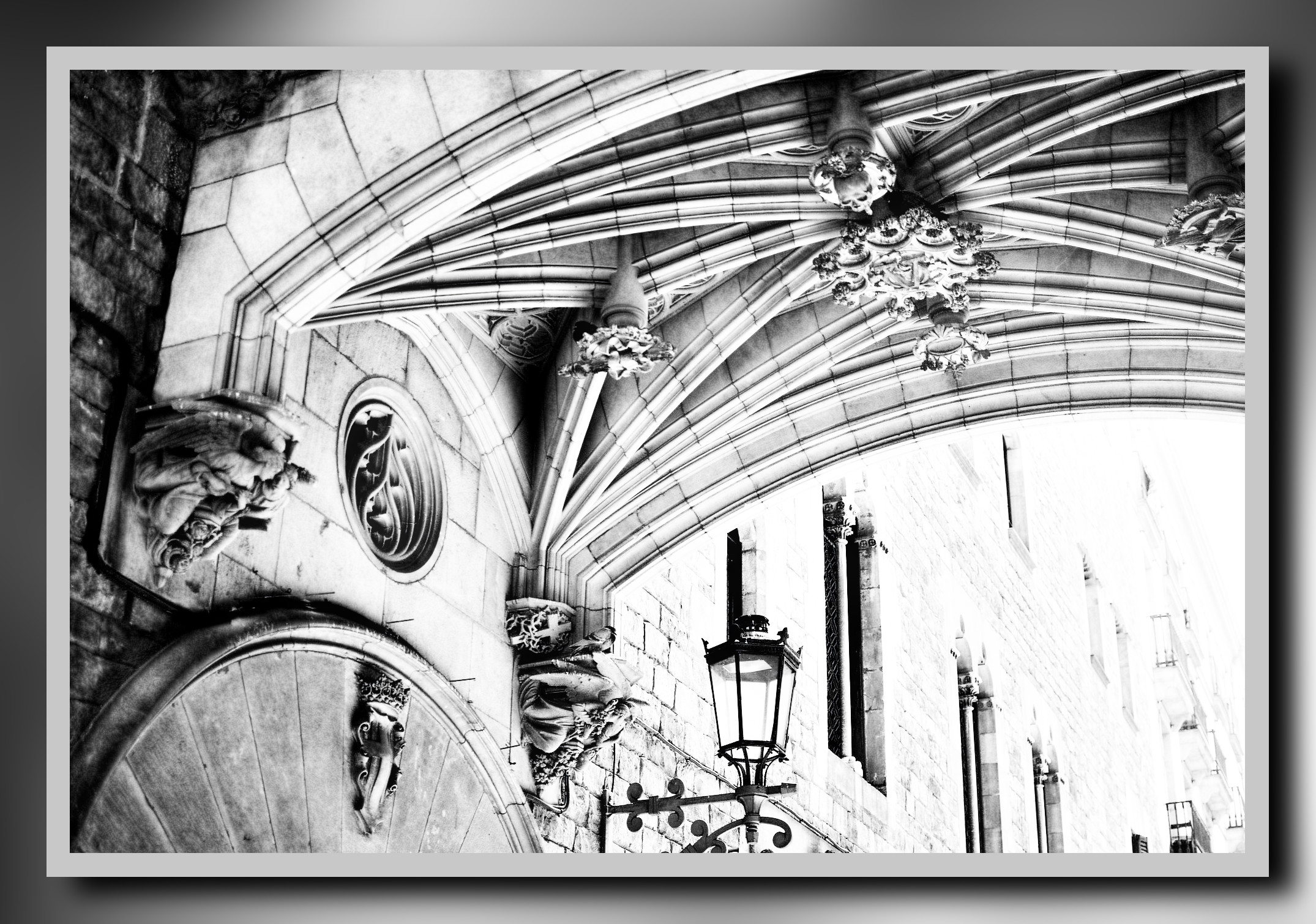 lamp-6997864_LocalContrast_0_DN_BlackWhiteFramed_FreakyBW.jpg